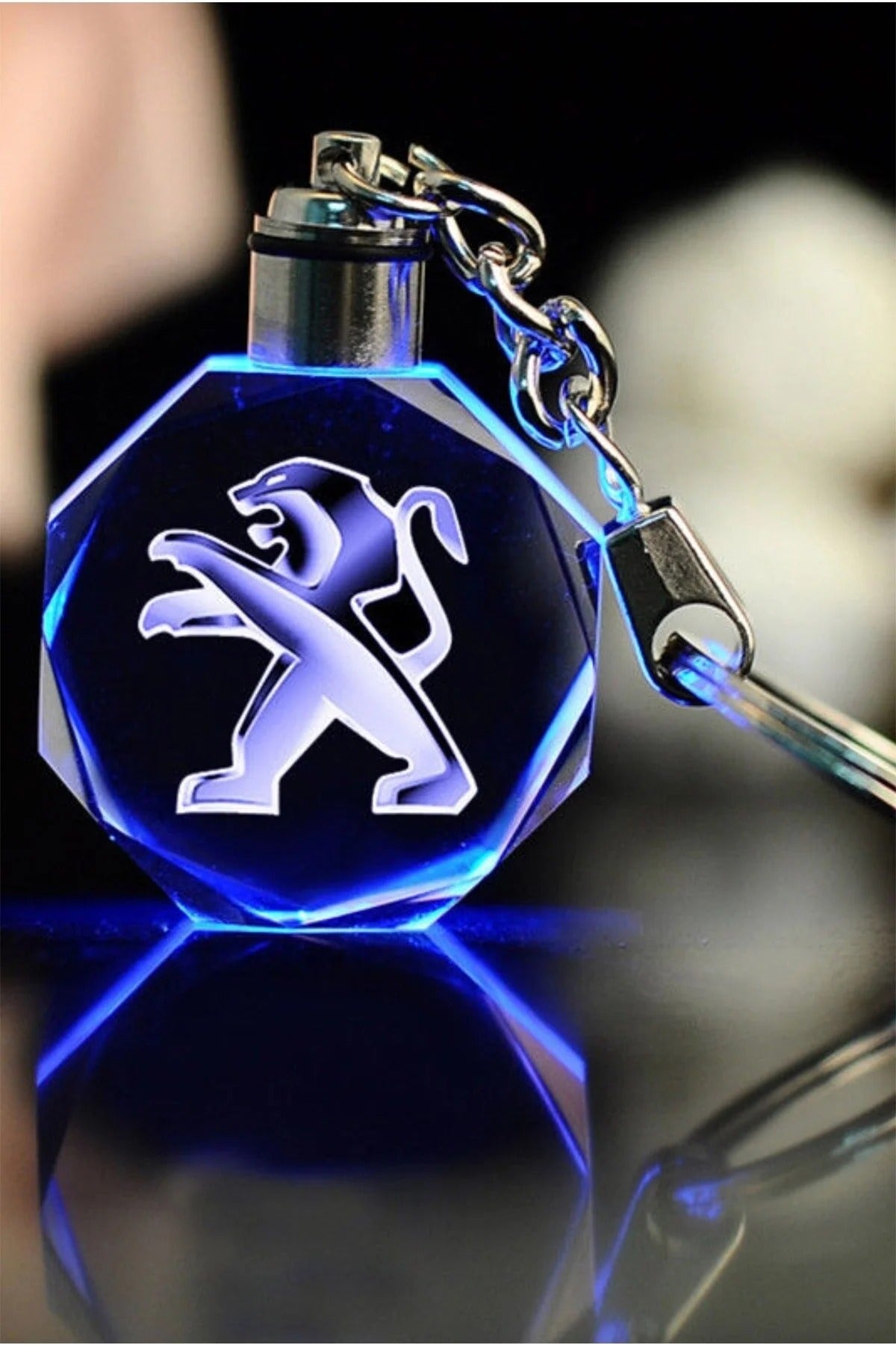 Araç Logolu Işıklı Anahtarlık